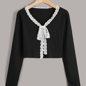 Lace trim Tie front ribbed crop top